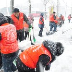 하나님의 교회 밤사이 내린 눈폭탄 제거 '구슬땀'