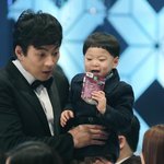 [EXO] 엓팬들이 찍은 <b>삼둥이</b> ㄷㄷ