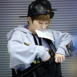 [EXO] 살다살다 <b>종이</b>가부러운건 또처음