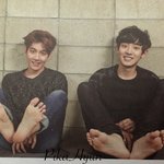 [EXO] 변백 콘서트<b>화보</b>에도 대놓고 <b>커플</b>폰케ㅋㅋ