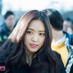 출근길 어마어마하게 <b>청순</b>한 손나은