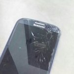 [EXO] 폰 떨어뜨렸는데 <b>액정</b>깨짐ㅋㅋㅋㅋㅋㅋ