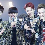 [EXO] 오늘 이 네명이 붙어있는거? 으흫흫