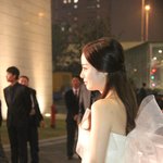 [연예인직찍] 정말 등에 날개달려있는 김태희;;ㄷㄷㄷㄷ