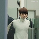 [EXO] 핸드폰을 <b>멀리</b>놓으면 보이게 되느니라
