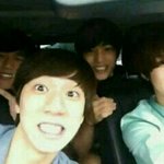 [EXO] 친구들과가고있다며사진보내주는<b>김종인</b>