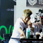 [EXO] 타오한테 벌레주면 니니가 치워줄꺼야