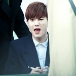 [EXO] ㅅㅂ난 엄마랑 아빠가 무언의<b>압박</b>을 줘서 못봄