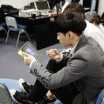 [레이] 스엠사진에서  씽이먹던과자~~