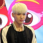 <b>백발</b>머리한 구 크리스 현 우이판