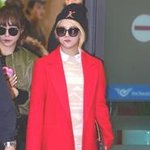 <b>막대</b>사탕으로 꾸러기 공항패션 선보인 아이돌 누구?