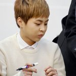[EXO] 만두 만드는 시우민 <b>투척</b>