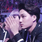 [EXO] 애들 영국에 <b>고립</b>된거야 뭐야..