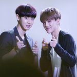 [EXO] 난 또 앱을깔고 <b>실행</b>했다...ㅋㅋㅋㅋ