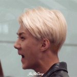 [EXO] 난 입덕계기중에 그거웃김 <b>두</b>개의<b>달</b>이 뜨는밤