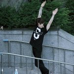 넘치는 흥을 <b>주체</b> 못하는 아이돌