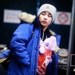 [exo] 오늘엑소엠숙소 시우민밖에없네 여자친구만나려 ㄱ갈듯