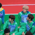 [<b>수호</b>] 준면이 아육대때 <b>팬</b>들이랑 얘기하는거ㅋㅋ