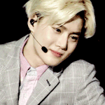 [EXO] 김준면 <b>주황</b>니트