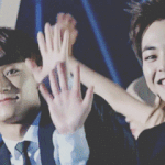 [EXO] 엑소엘에게 인사하는 김<b>형제</b>