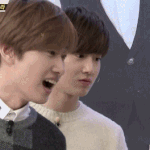 [수호] 준면이 <b>주사위</b> 못던졌다고 눈치보는거봐ㅋㅋ