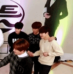 [수호] <b>동해</b>님 준면이 쓰담쓰담ㅠㅠㅠㅠㅠ