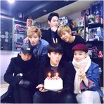 [BAP] 작년 <b>영재</b> 생일때 단체사진 