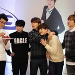 [EXO] 준면이 <b>형아</b>들이랑 있는거 진짜 좋아