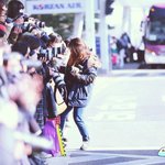 [EXO] 애들 공항가서 차에서 내렸을때 상황