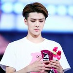 [EXO] 헐.......?..세훈아..?