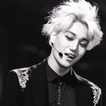 [EXO] 종인이 하이터치<b>일화</b> 봤니