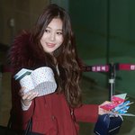 [<b>유라</b>] ﻿ 공항에서도 커플 운동화 자랑하는 <b>유라</b>, 리얼 연애하는...