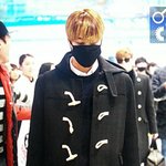 [EXO] 김종인 저번엔 슴 서류<b>봉투</b>더니 ㅋㅋㅋㅋㅋㅋ