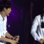 [도경수] 경수.찬열 당구치는거<b>흉내</b>내는짤