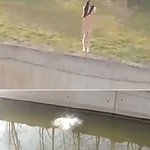 [추억파리여] 알몸 투신 여성 구했다가 봉변 당한 남성