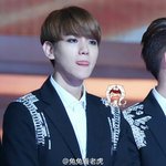 [백현] 골든디스크 <b>심</b><b>쿵</b>고화질