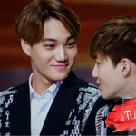 [EXO] 준면이 보는 종인이 왜<b>이리</b> 다정해ㅠㅠ