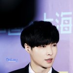 [레이] 수트입으면 <b>목선</b>이랑 어깨가 ㅠㅠ