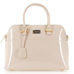 소녀시대 서현의 화이트 공항패션