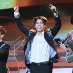 [EXO] 큐구규큐쿠ㅠㅠ얘들아 검정코트안에