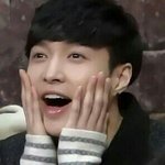 [EXO] 와 집에 왔는데 아무도 없고 <b>통닭</b>있어