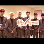 [EXO] 얘들  디스패치에 단체로 <b>스포</b>사진<b>뜸</b>