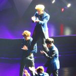 [EXO] 그러고보니 찬열이는 맨날 받쳐<b>주네</b>