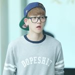 <b>뿔테</b>안경 쓴 남자아이돌들