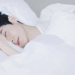 [루한] <b>아침</b>에 일어났는데 옆에 얘가 누워있다면??
