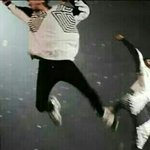 [EXO] 엄마랑 싸웠는데 밥 안주고<b>나감</b>..