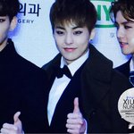 [EXO] 이사진 김형제 쌍으로 심장<b>폭행</b>