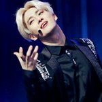 [EXO] 김준면 금발은 신의<b>한수</b>였음