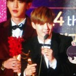 [EXO] <b>상은</b> 쥐어도 손은 엑소엘