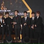 [시우민] 서가대 시우민 잔망 캡쳐/움짤/<b>플뷰</b> ㅋㅋ